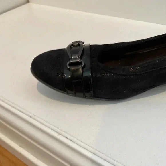 AGL black closed toe shoes with low heel size 41 - Picture 9 of 14